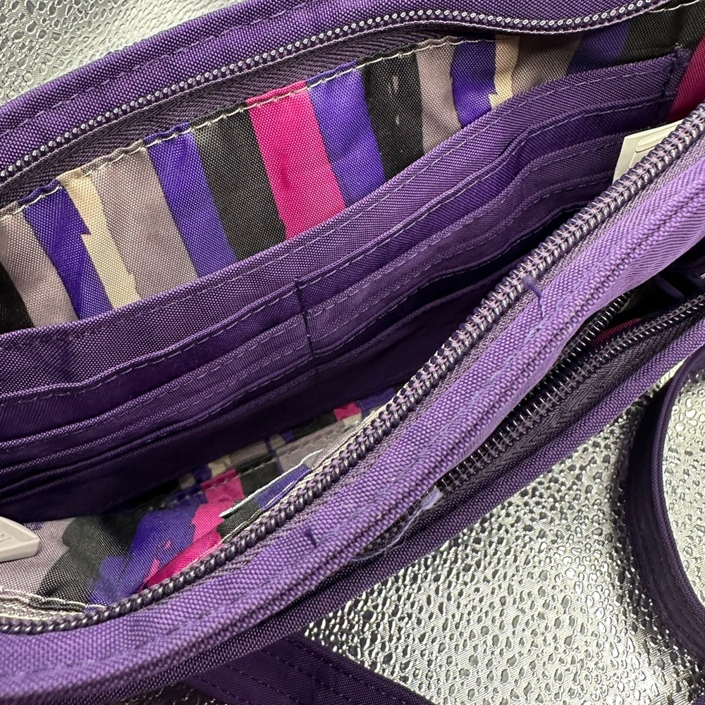 Lug ‘flyer’ purple crossbody purse - Picture 6 of 7
